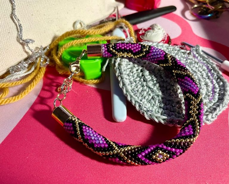 Beaded crochet bracelet